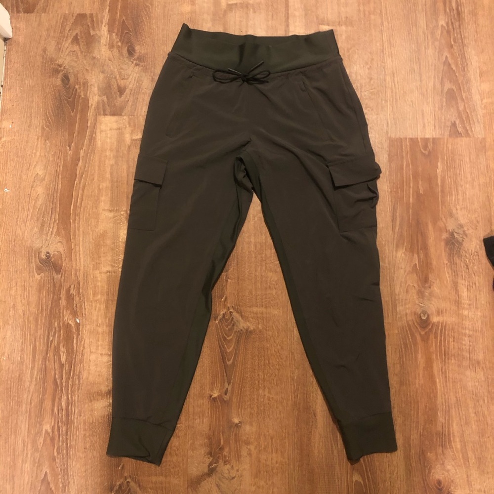 Athleta Sutton Jogger (Arbor Olive)